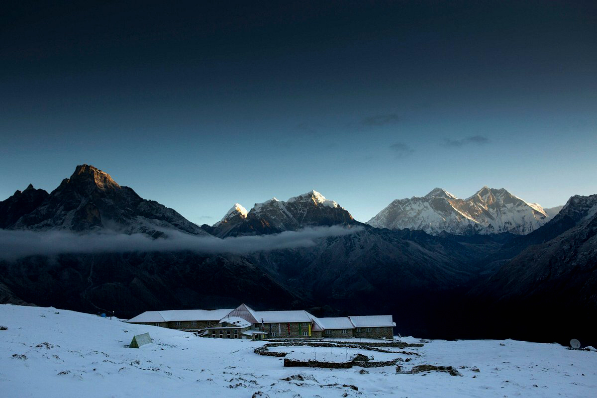 प्रतिकूल मौसमका कारण सगरमाथा आरोहण प्रभावित