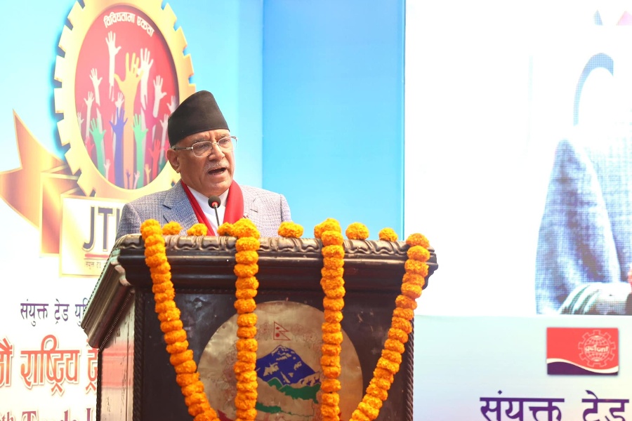 श्रमिकका समस्या सम्बोधन गर्ने प्रधानमन्त्री दाहालको प्रतिबद्धता