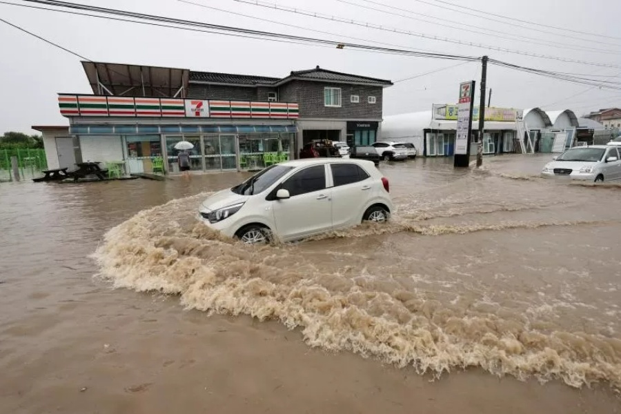 दक्षिण कोरियामा बाढीका कारण २० जनाको मृत्यु, हजारौँलाई सुरक्षित स्थानमा सारियो