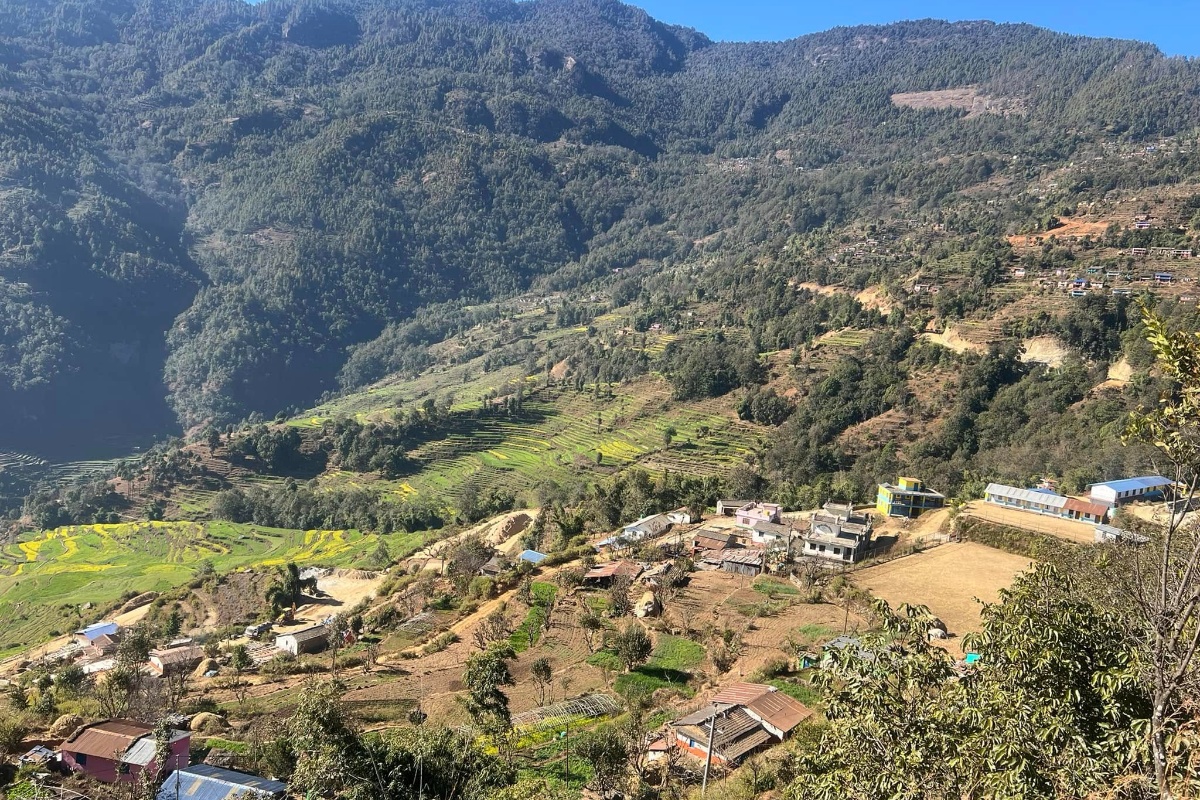 विकासले उज्यालिँदै गरेका गाउँ बसाइँसराइले अँध्यारा बन्दै