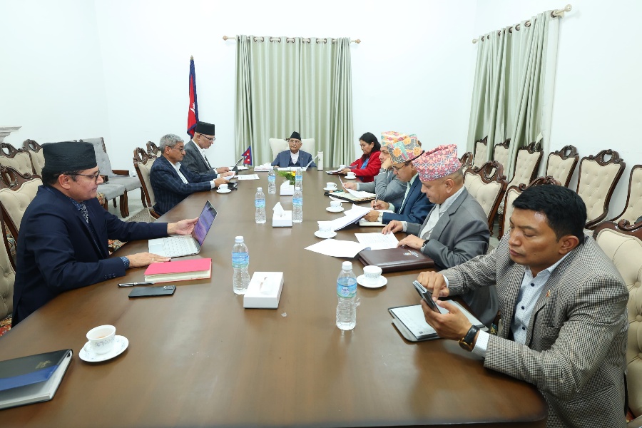 शिक्षकका मागबारे प्रधानमन्त्रीले गरे मन्त्री र सचिवहरूसँग छलफल