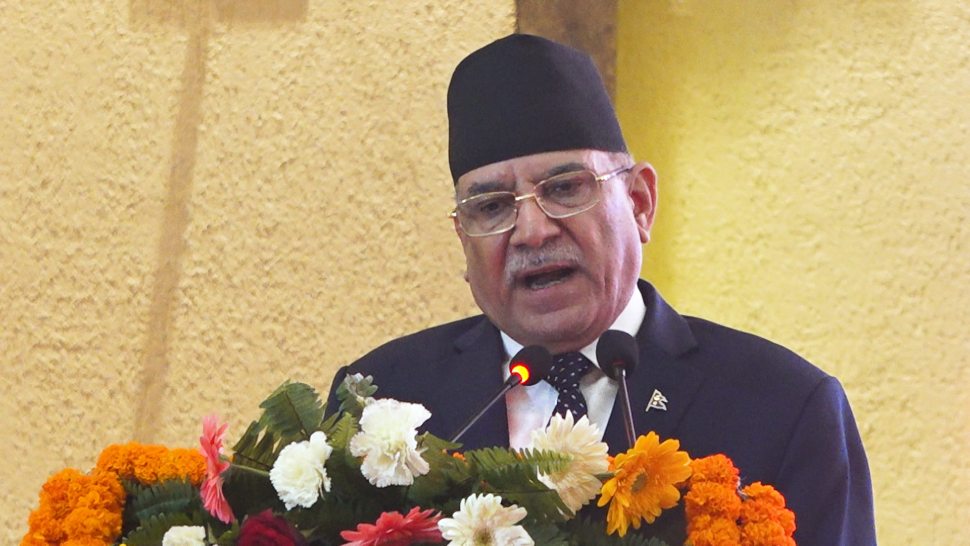 देश अझै आर्थिक दबाबमा छः प्रधानमन्त्री