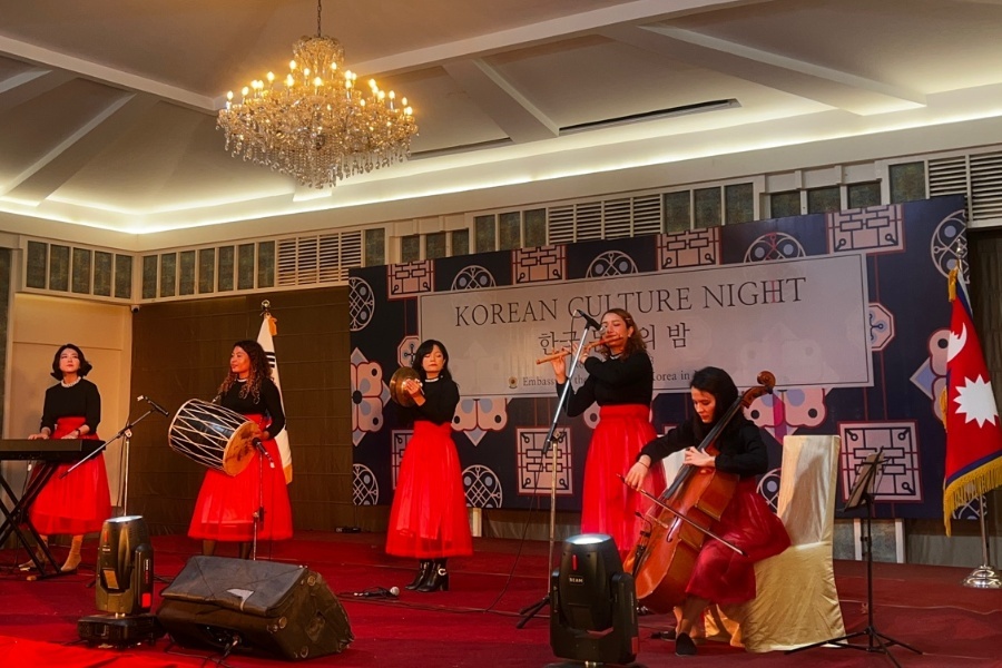 कामदार लैजाने दक्षिण कोरियाले फैलाउँदैछ सांस्कृतिक प्रभाव, नेपालमा पनि ‘कोरिया नै कोरिया’