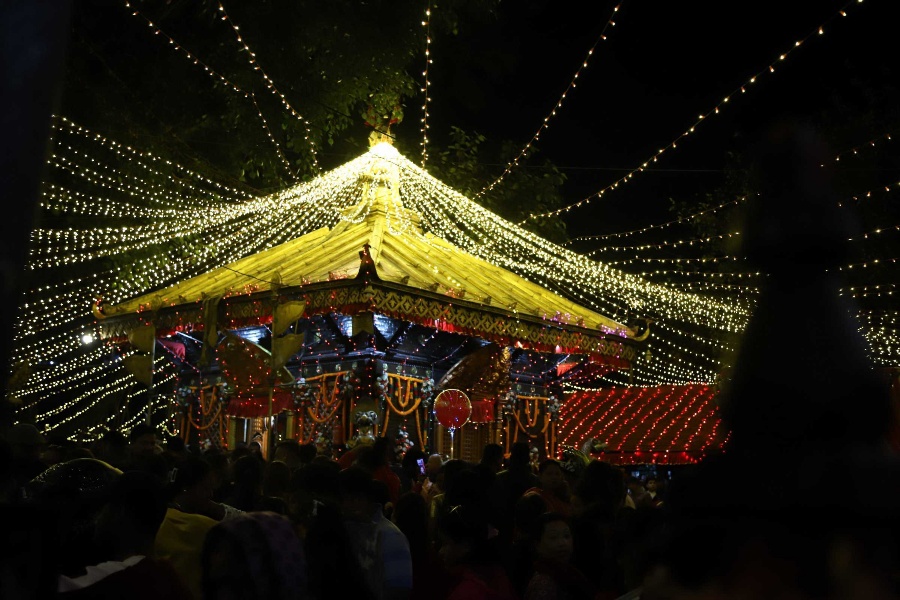 चाडबाडमा झिलिमिली काठमाडाैँका मन्दिर (तस्वीरहरू)