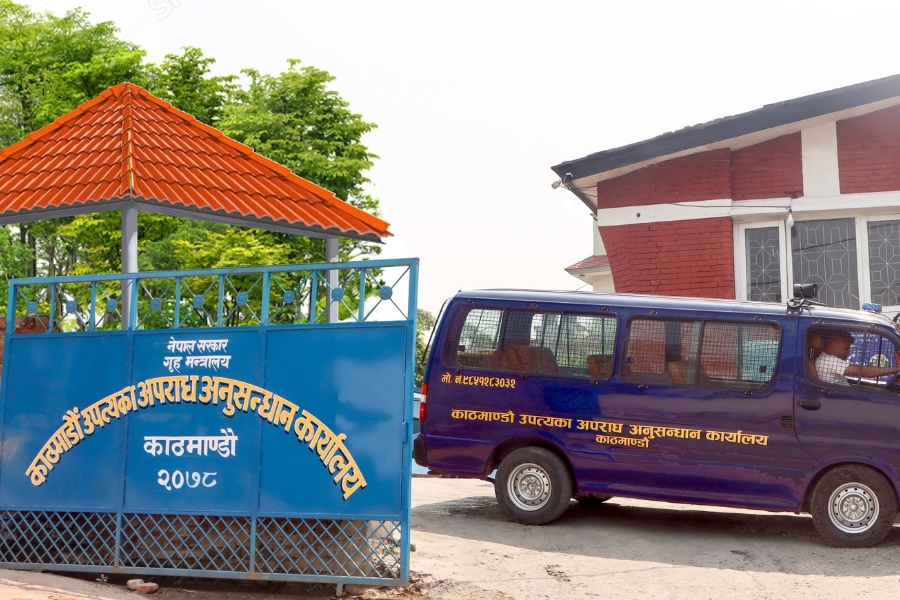 न्युरोडस्थित सुन गाल्ने कारखानामा प्रहरीको छापा, करिब ८ किलो सुन बरामद