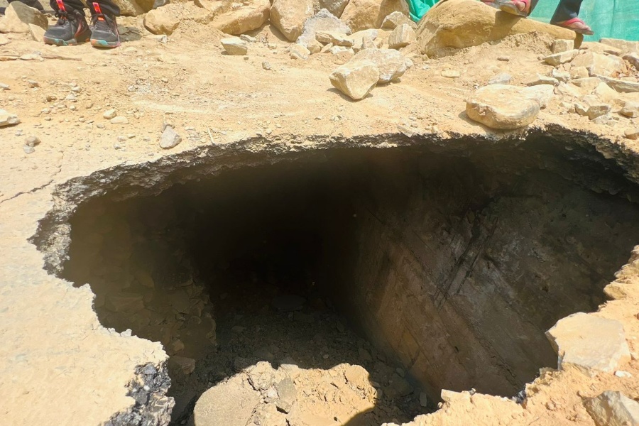 पृथ्वी राजमार्ग : गणेशखोला पुलमा फेरि जमिन भासियो, सवारी आवागमन बन्द