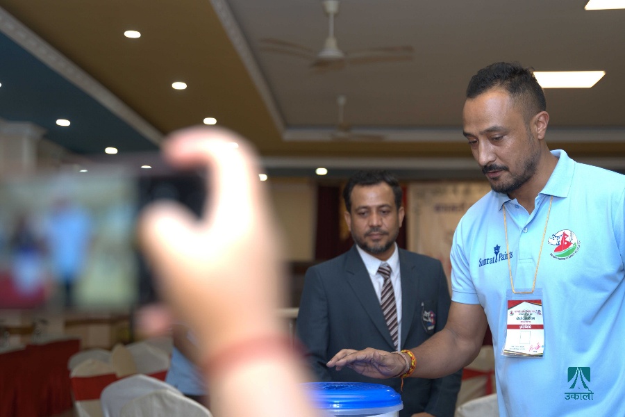 क्रिकेट संघ हाँक्ने लक्ष्यमा अघि बढेका पारस खड्का