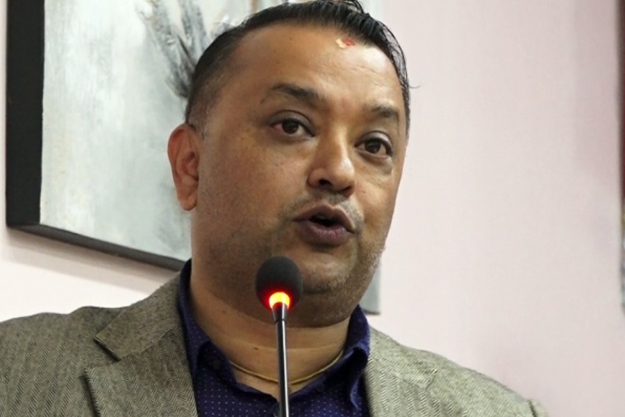 काम गर्न नसक्नेलाई विश्राम दिऊँ, दाग लागेका मन्त्रीलाई घर पठाऔँ: गगन थापा