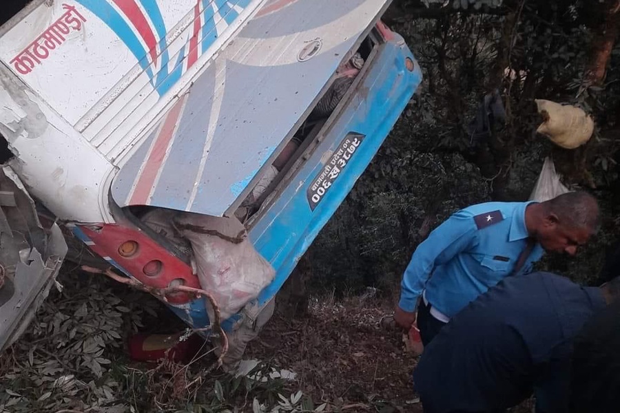 बागलुङ बस दुर्घटना: मृत्यु हुनेको संख्या ९ पुग्यो, २८ जना घाइते