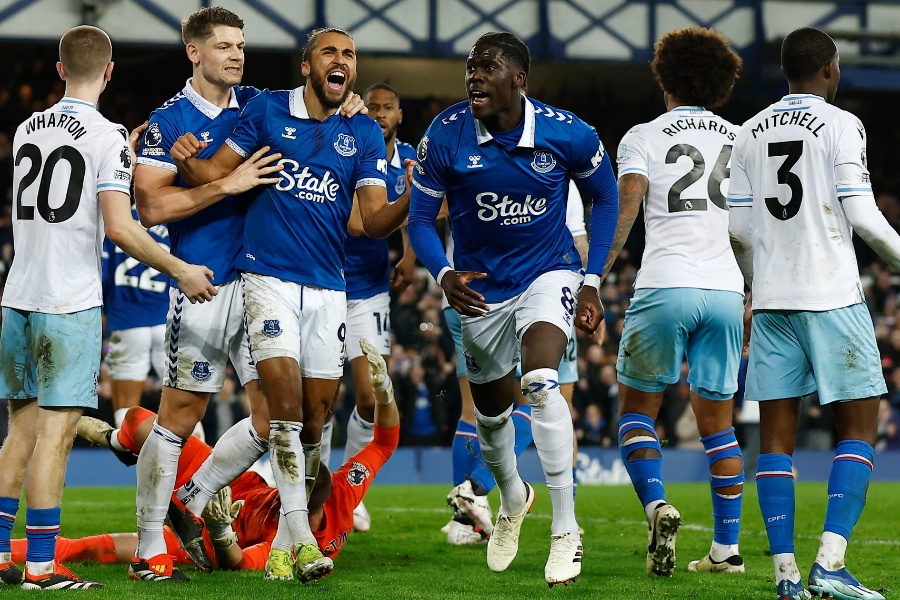 इंग्लिस प्रिमियर लिगमा एभर्टन र क्रिस्टल प्यालेसको बराबरी