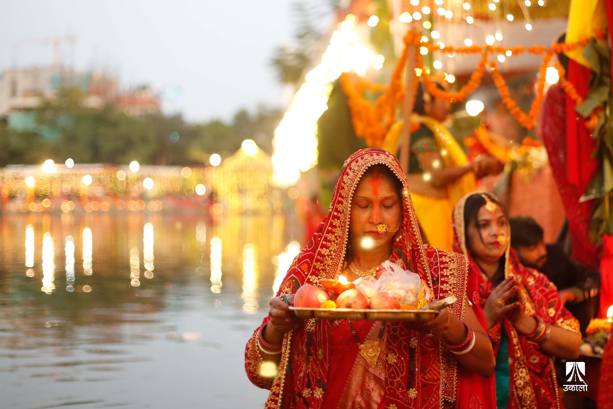 छठ पर्व : अस्ताउँदो सूर्यलाई अर्घ्य (तस्वीरहरू)