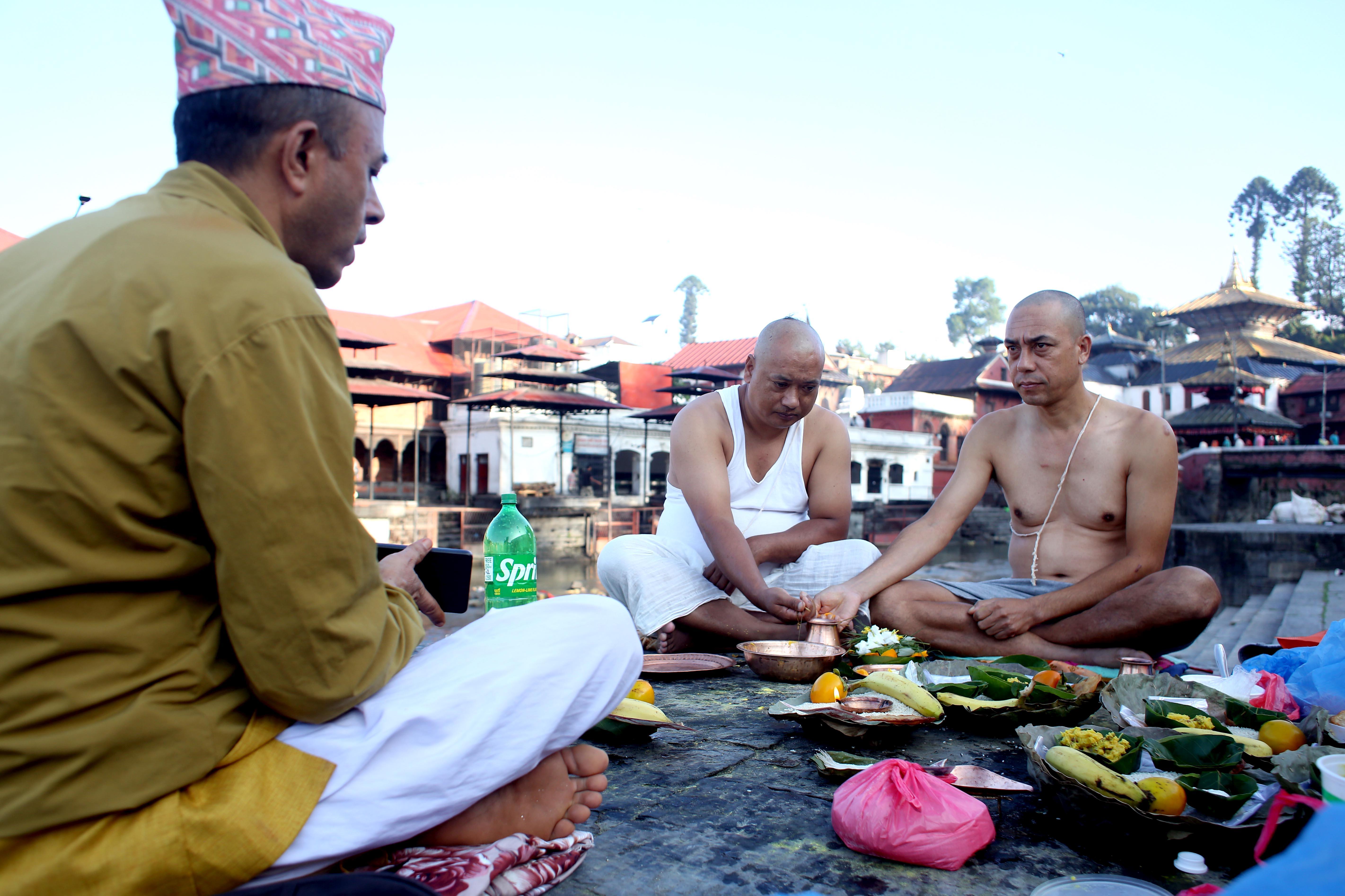 पशुपतिमा पितृ पूजा