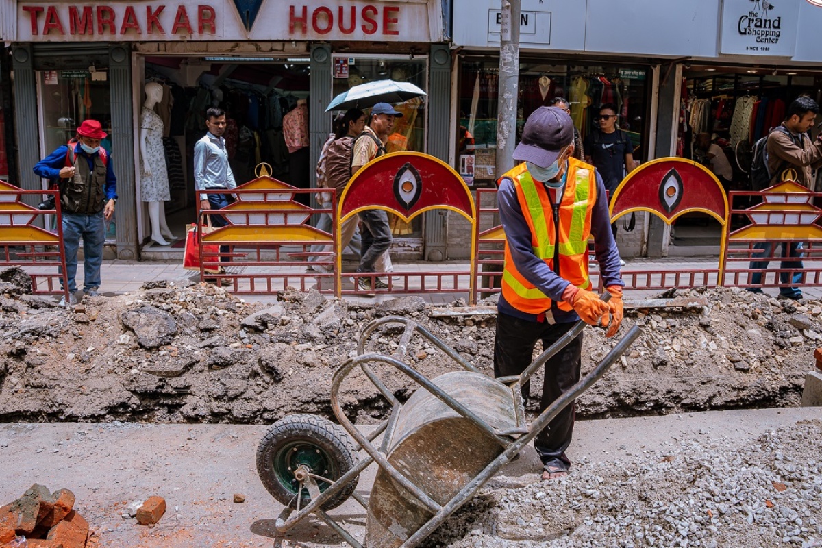 नयाँ सडकमा पैदलमार्ग विस्तार विवादबारे महानगर– विगतमा पार्किङ गरिएजति पनि क्षेत्रफल ओगटिँदैन