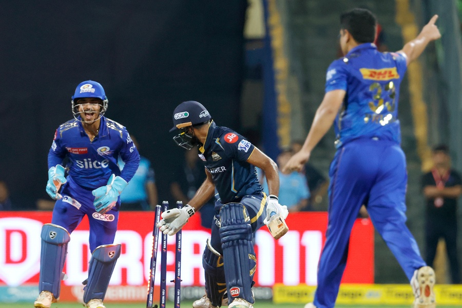 गुजरातलाई हराउँदै मुम्बई तेस्रो स्थानमा 