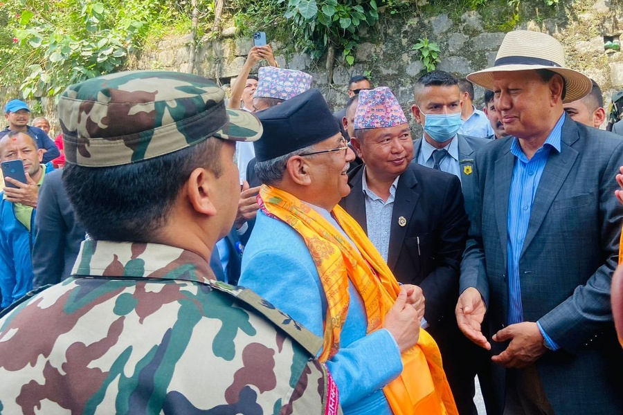 खानेपानीको अवलोकनका लागि प्रधानमन्त्री दाहाल मेलम्चीमा