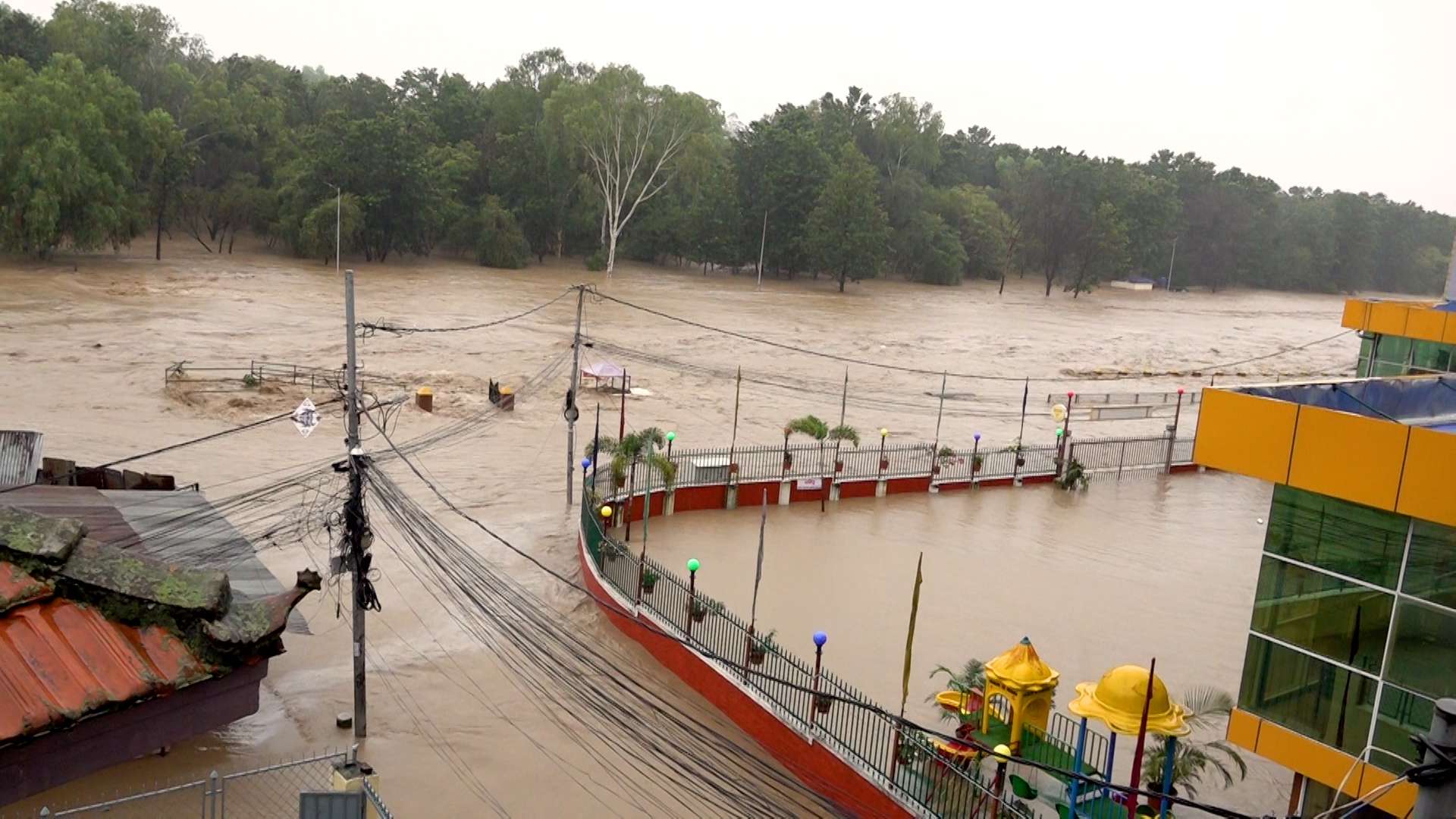 काठमाडौँ उपत्यकामा बाढीपहिरोबाट ३४ जनाको मृत्यु, २ हजार घर डुबानमा