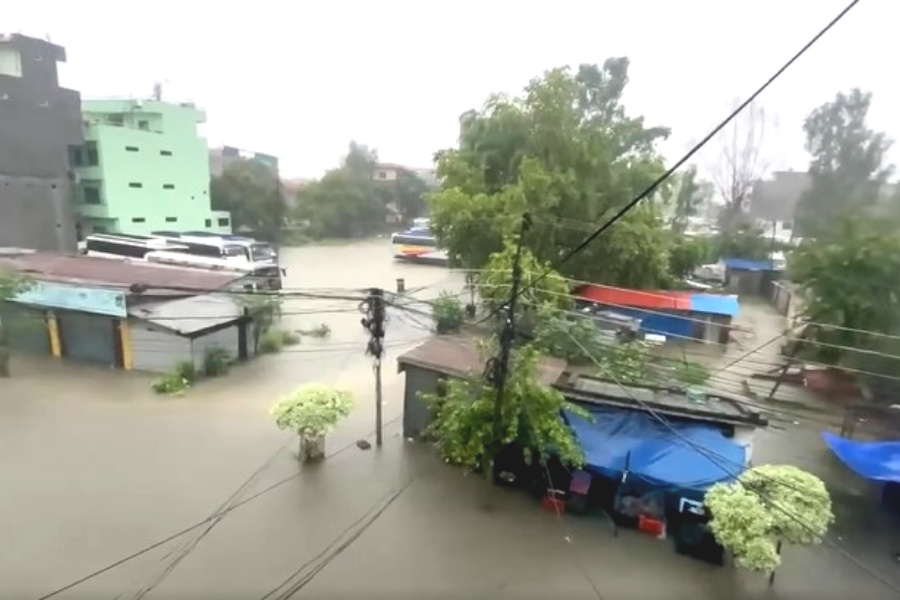 लगातारको वर्षापछि धनगढीलगायत आसपासका क्षेत्र जलमग्न