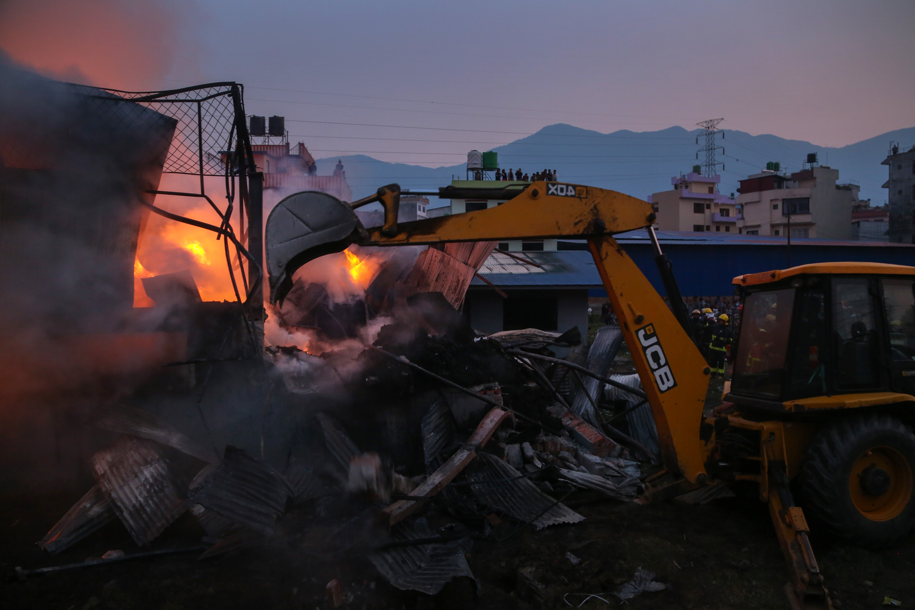 सशस्त्र प्रहरीको गोदाममा आगलागीबारे छानबिन गर्न गृहले बनायो समिति