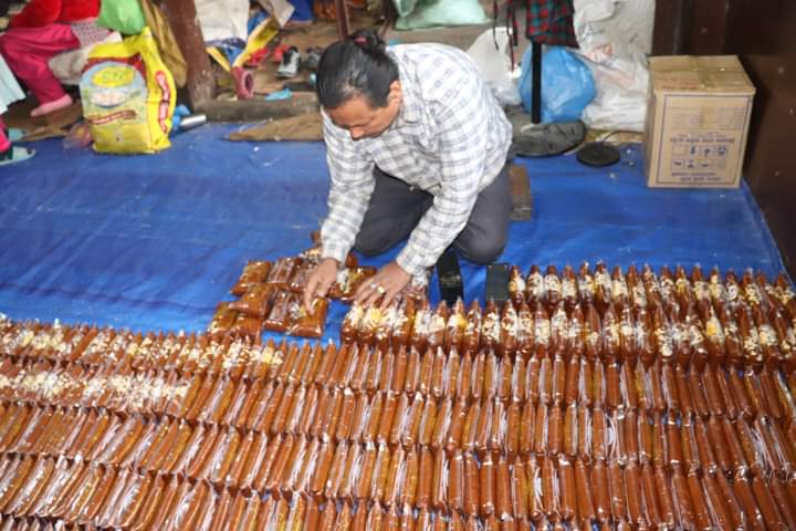 विदेश पुग्छ टोखाको चाकु