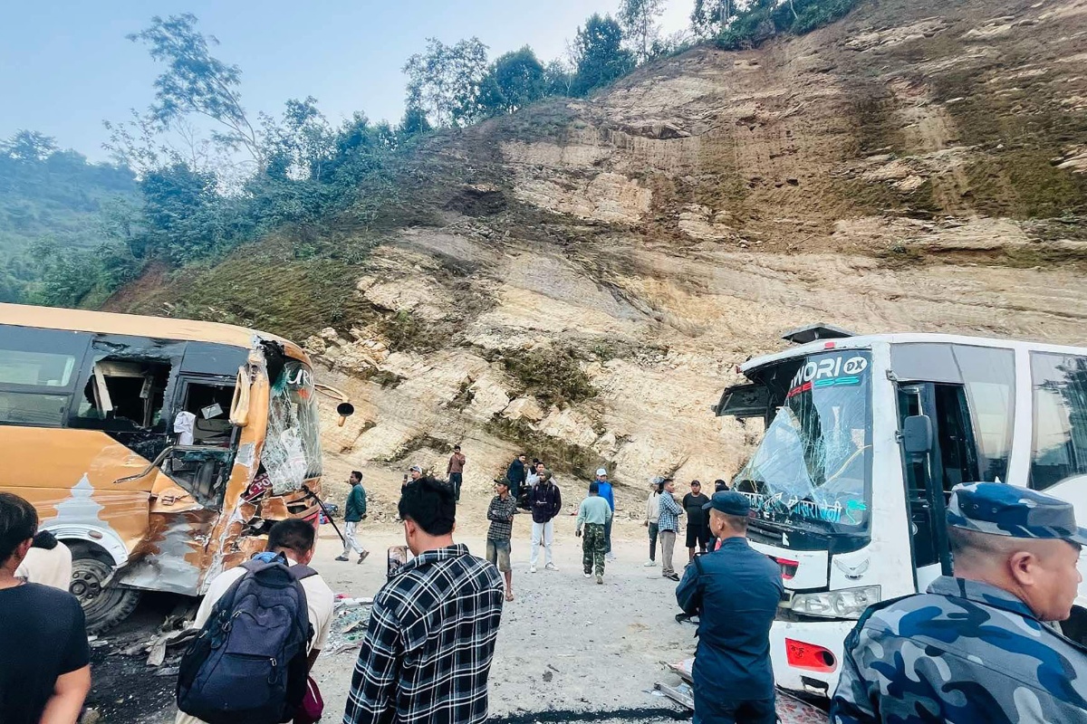 तनहुँ बस दुर्घटनामा चालकको मृत्यु