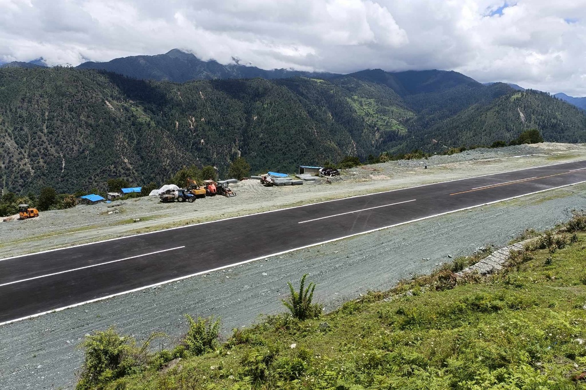 रारा विमानस्थलमा जहाजको ठक्करबाट कर्मचारी घाइते