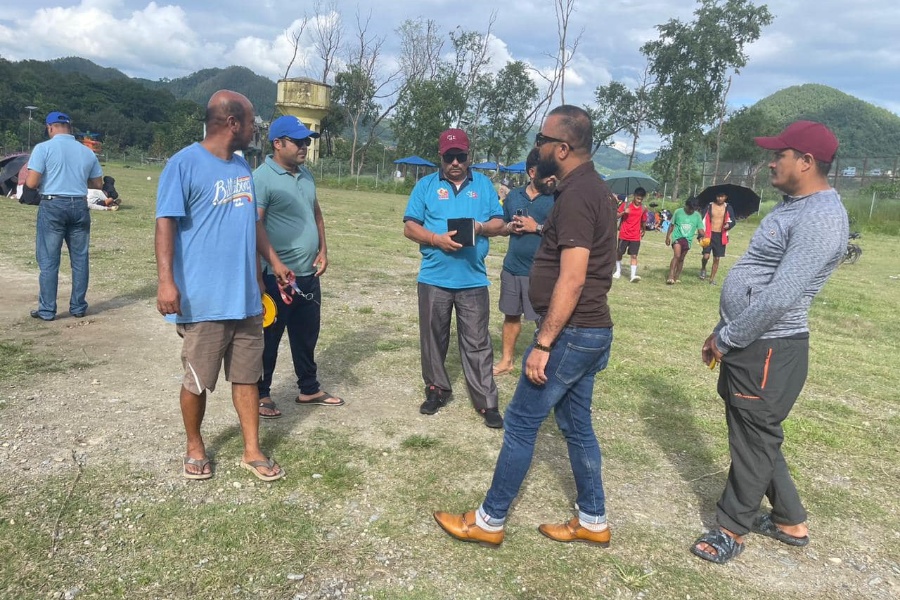 तनहुँका युवाको क्रिकेटमा आकर्षण, मैदान अभाव