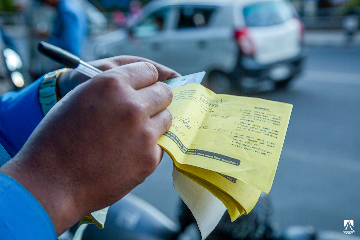 ६ महिनामा १० लाखभन्दा बढी सवारीसाधन कारबाहीमा