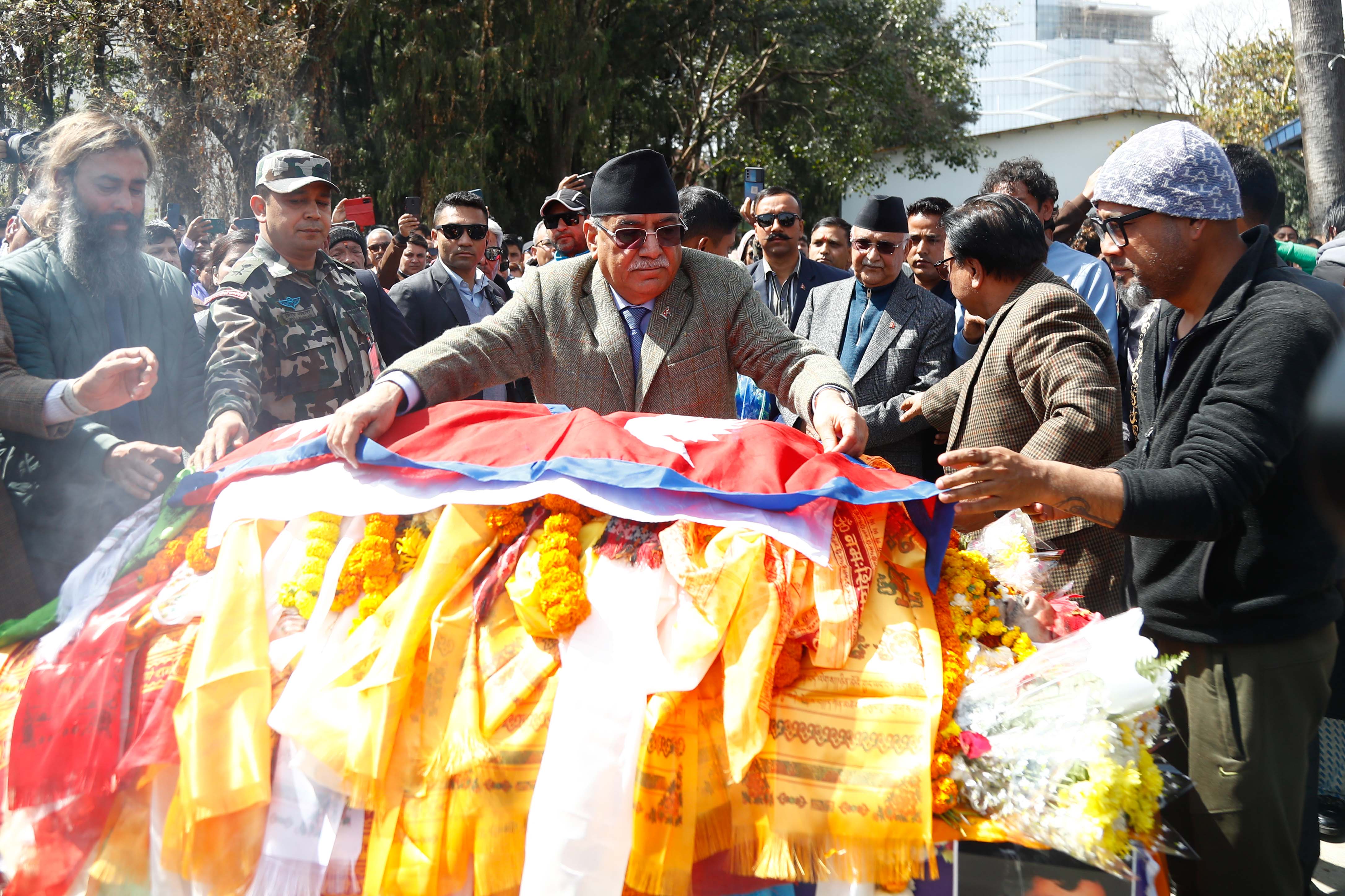 दिवंगत संगीतकार आचार्यको उपचारमा लागेको खर्च बेहोर्न सहयोग गर्ने प्रधानमन्त्रीको प्रतिबद्धता