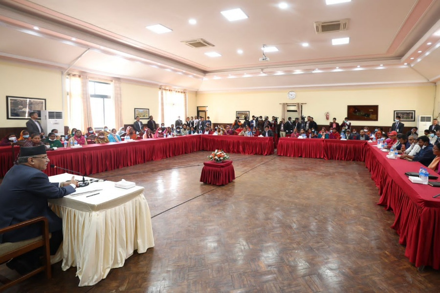 मिटरब्याज पीडितको समस्या समाधानका लागि उच्चस्तरीय आयोग गठन गर्ने प्रधानमन्त्रीको आश्वासन 