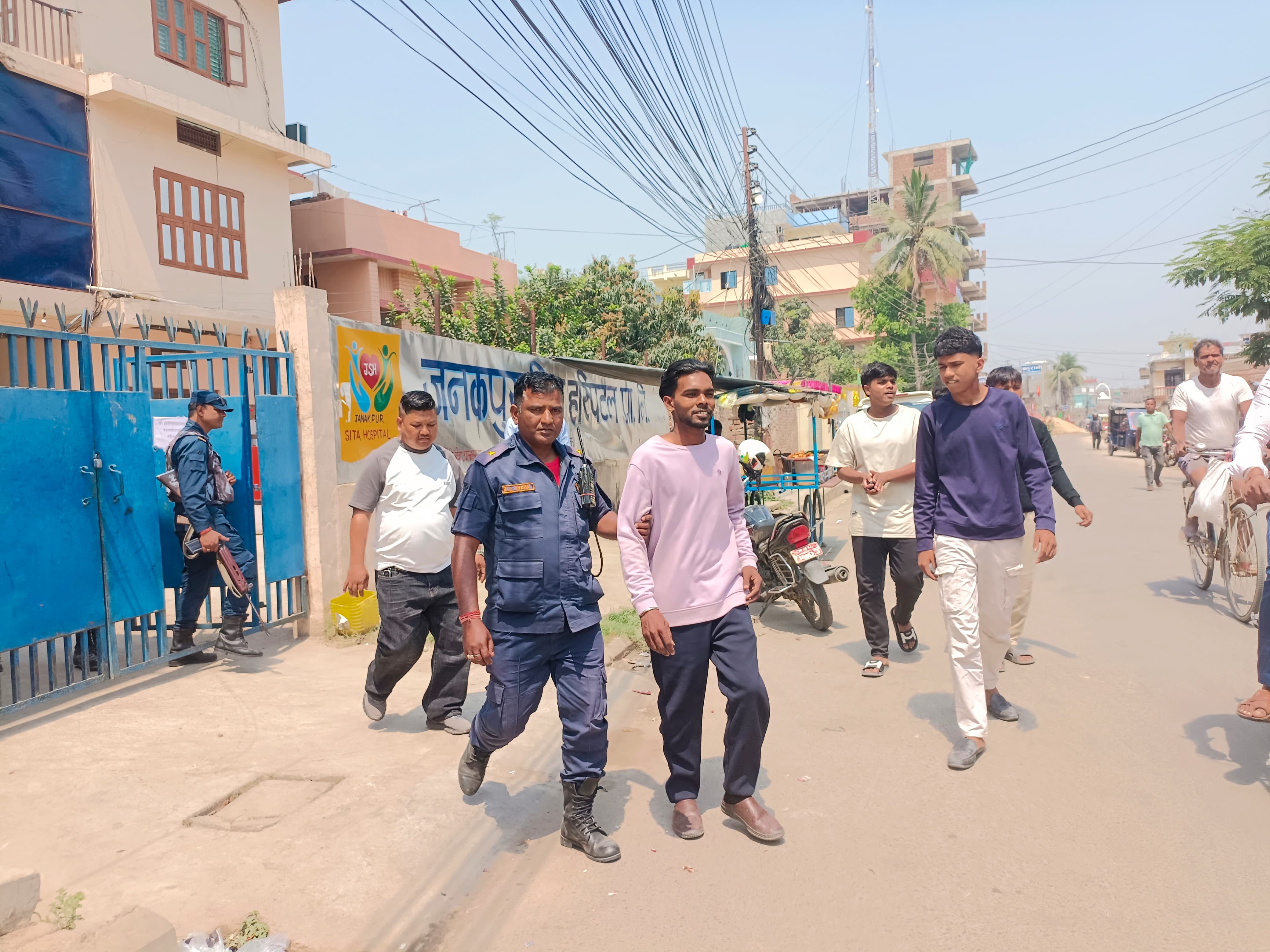 अवैध रूपमा सञ्चालित अस्पतालका २ व्यवस्थापक पक्राउ