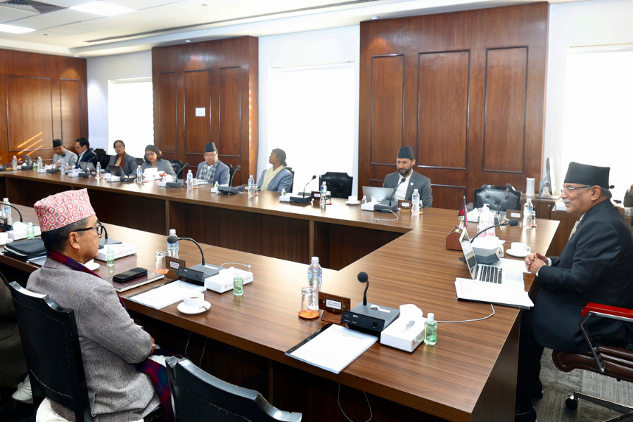 दाहाल ‘क्याबिनेट’मा दलित र कर्णालीको प्रतिनिधित्व खोसियो, खसआर्यकै बाहुल्य