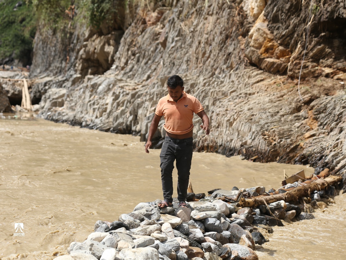 बीपी राजमार्ग : जोखिम मोलेर ओहोरदोहोर (तस्वीरहरू)