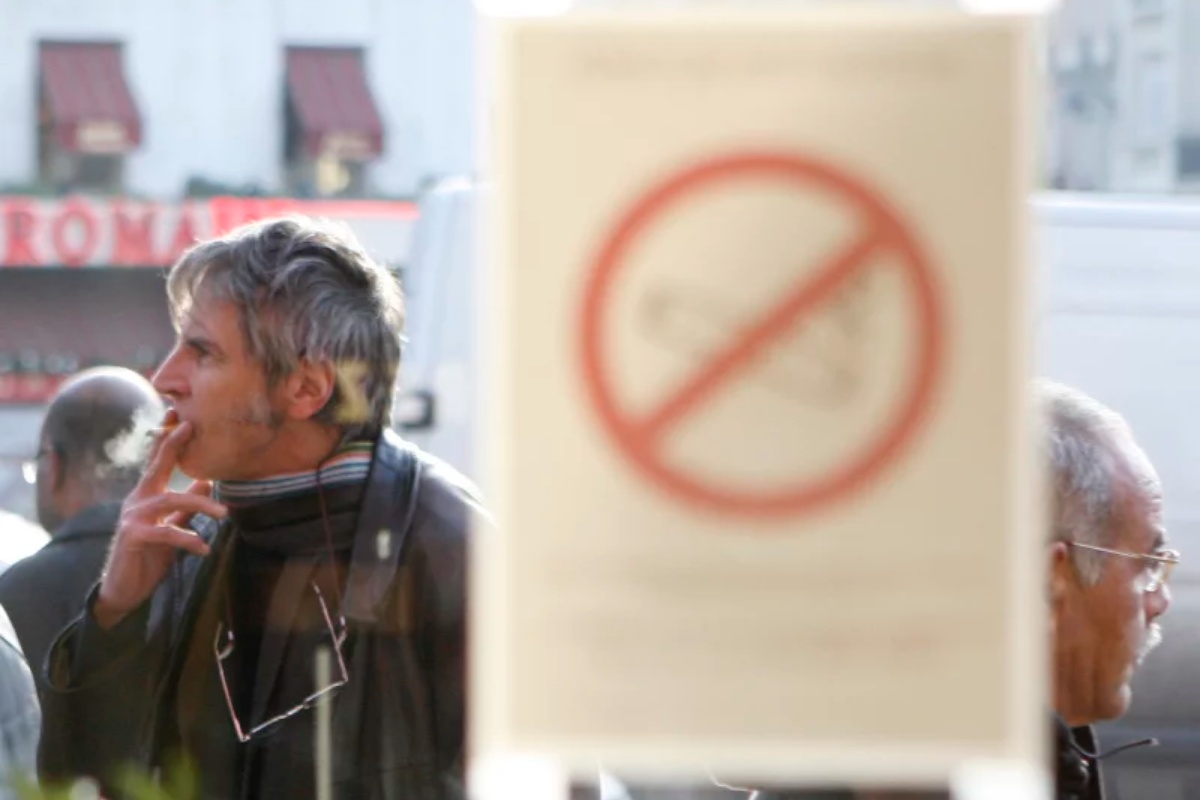 फ्रान्समा सार्वजनिक स्थानमा धूमपान प्रतिबन्ध