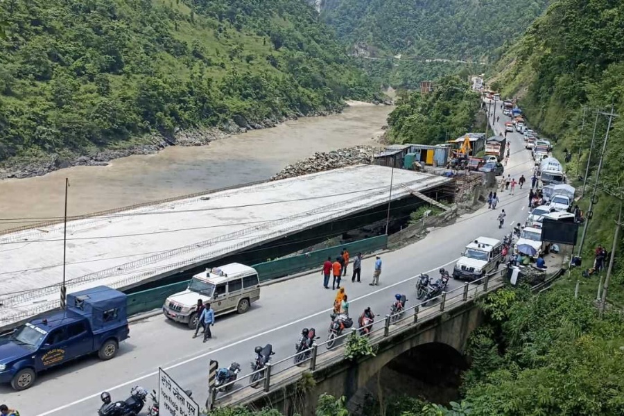 नारायणगढ–मुग्लिन सडक दैनिक ४ घण्टा बन्द हुने