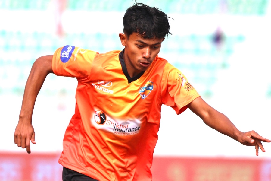 आयुष घलानलाई सर्वोत्कृष्ट राष्ट्रिय फुटबल खेलाडी सम्मान