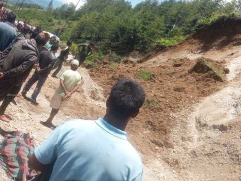 मुगुमा पहिरोमा पुरिएर महिलाको मृत्यु