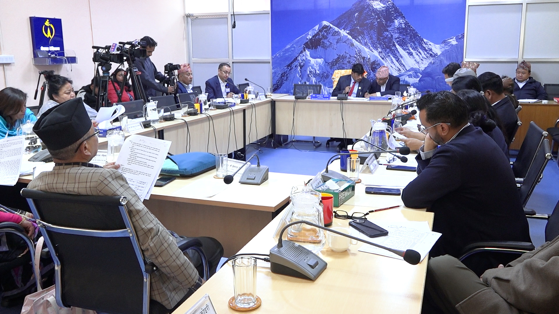 सुर्ती, खैनी तथा गुट्खा उत्पादनमा प्रतिबन्ध लगाउनुपर्नेमा सांसदहरूको जोड