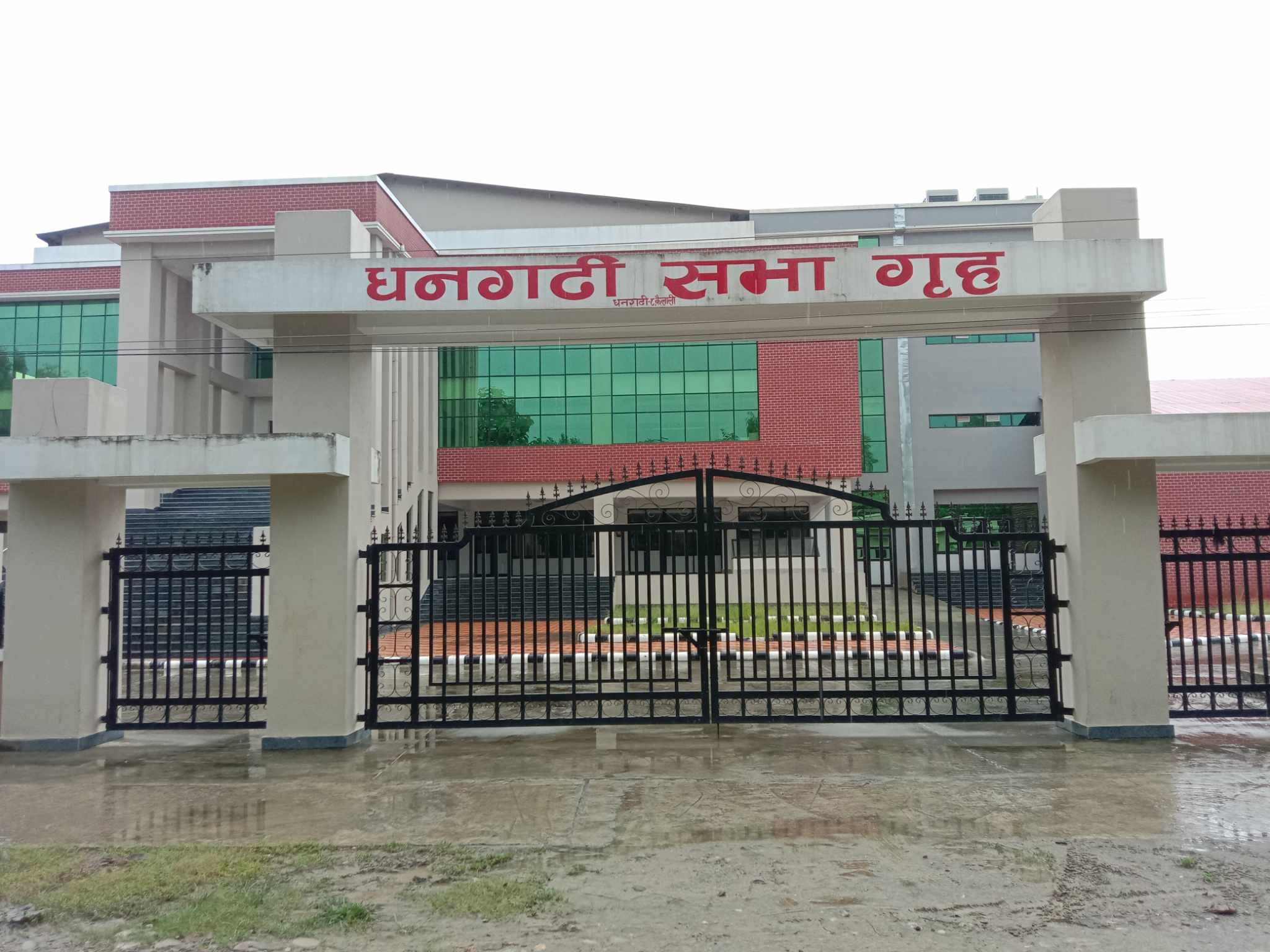 धनगढीमा २८ करोडकाे सभागृह प्रयोगविहीन