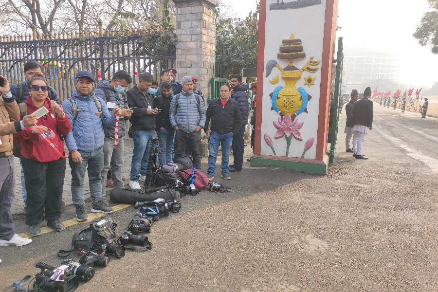 प्रजातन्त्र दिवसबारे कार्यक्रममा पत्रकारहरूलाई निषेध गरेको भन्दै 'क्यामेरा डाउन'