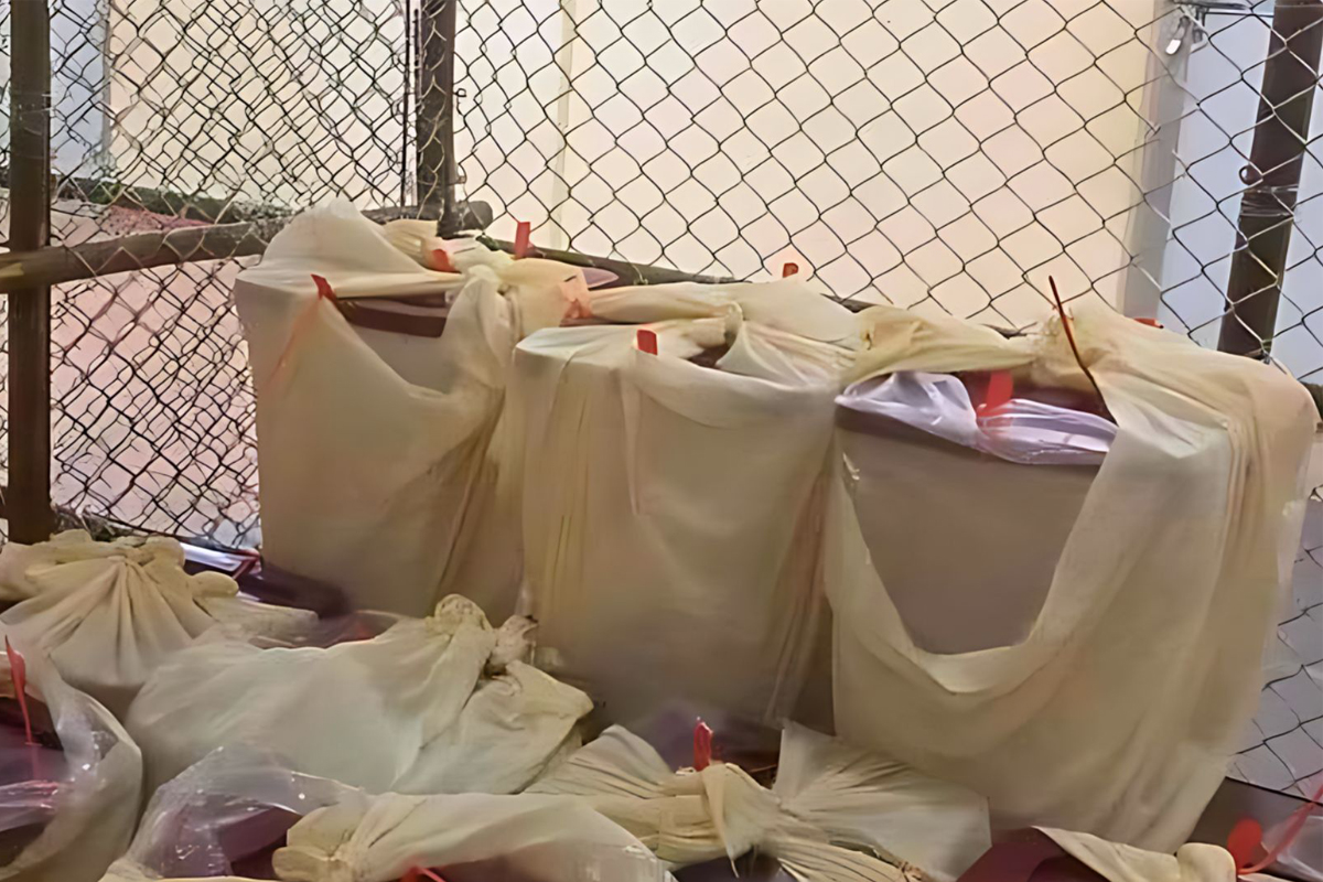 बझाङमा हेलिकप्टरबाट मतपेटिका ल्याइँदै, दिउँसोबाट गणना