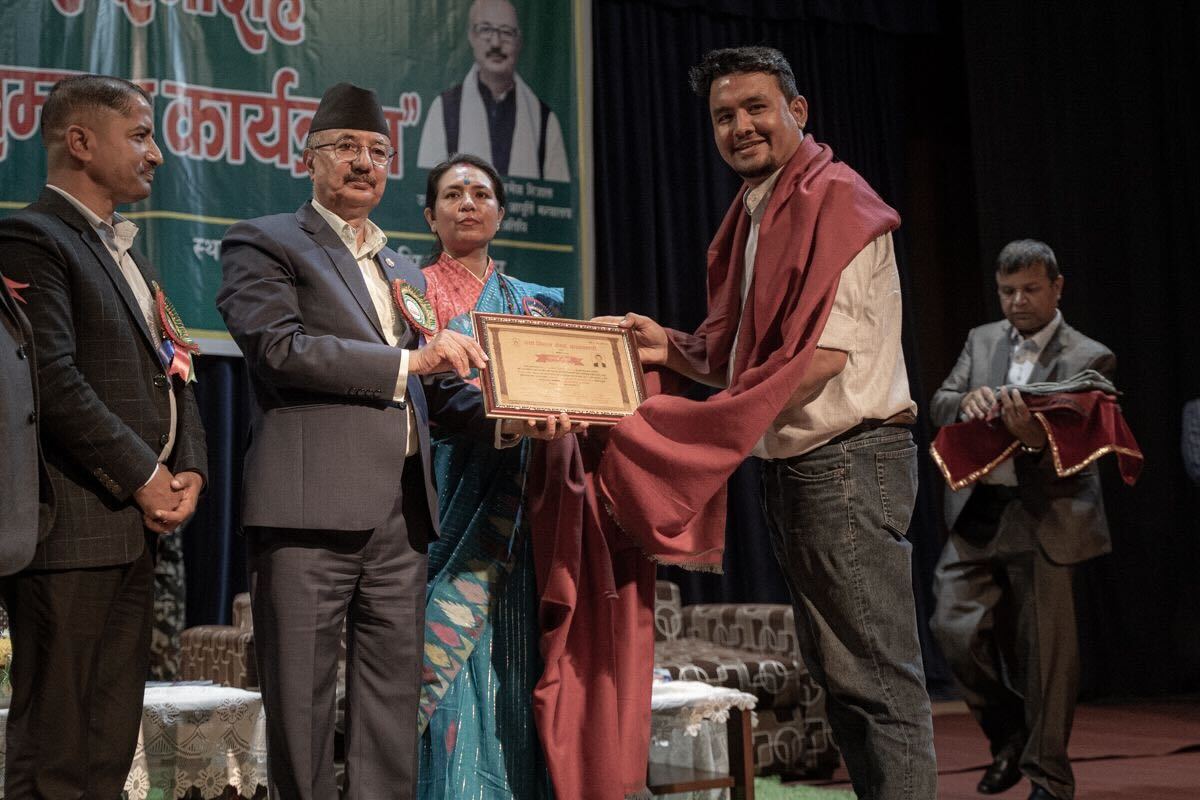 उकालोकर्मी मनिष पौडेल सम्मानित