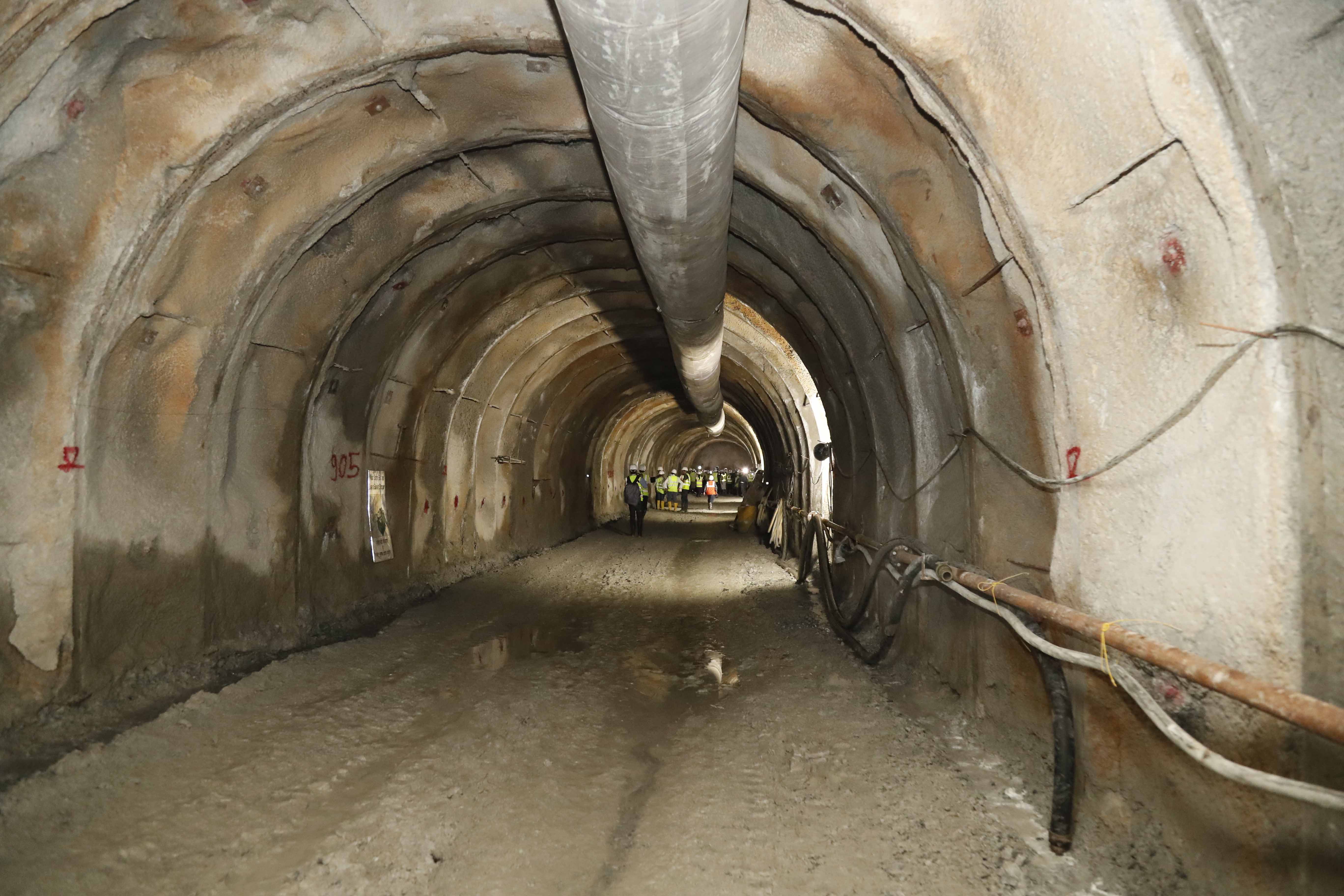 नागढुंगा–सिस्नेखोला सुरुङ छिचोल्न ३२ मिटर मात्रै बाँकी, फागुन २३ गते ‘ब्रेक थ्रु’ हुने