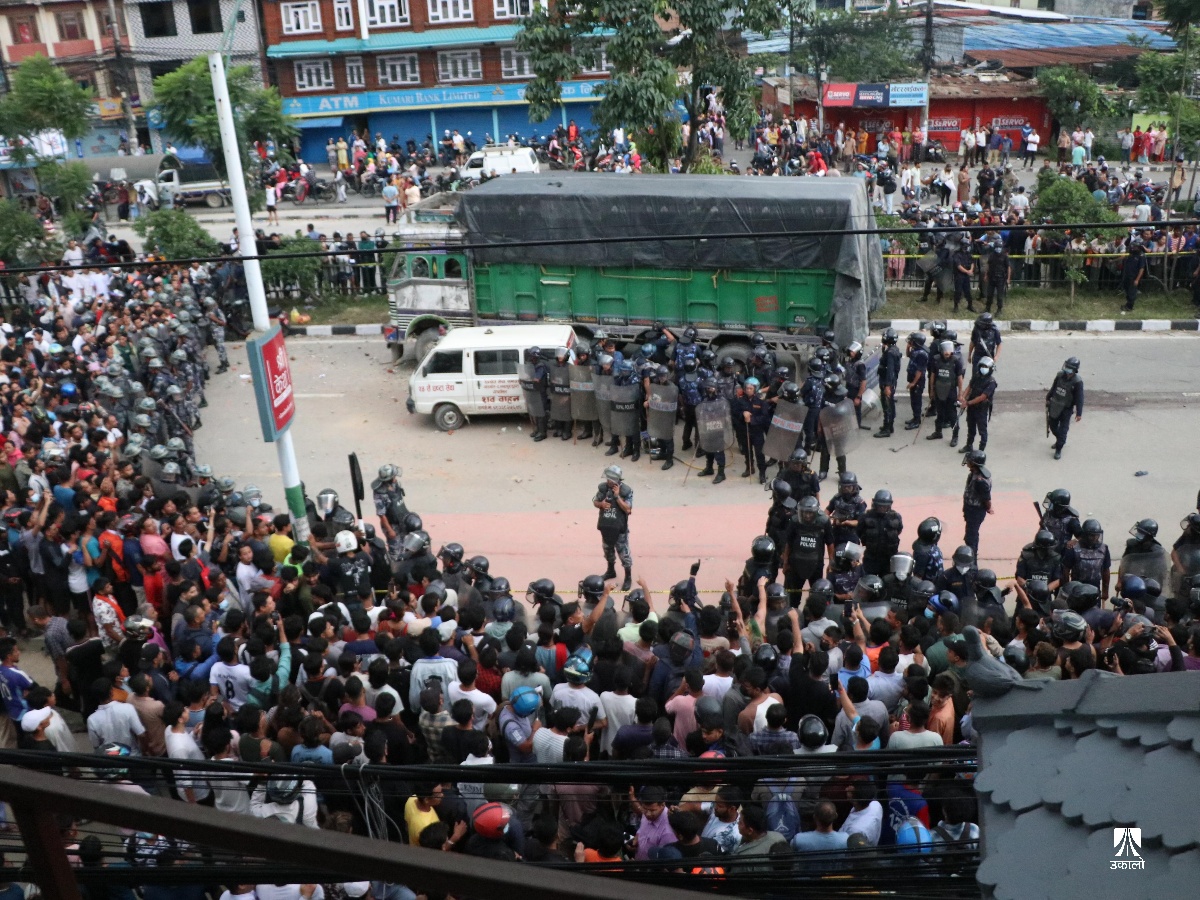 ट्रकले स्कुटर चालकलाई ठक्कर दिएपछि गठ्ठाघरमा तनाव