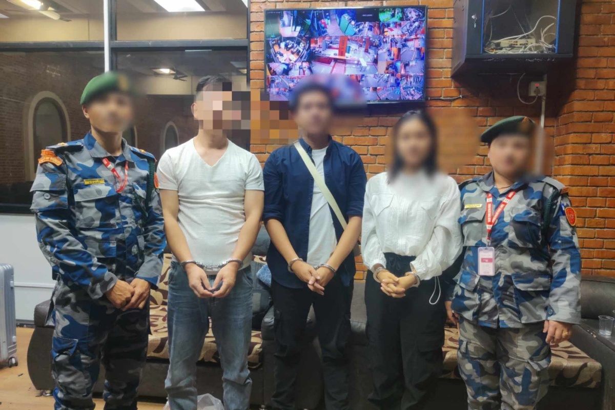 त्रिभुवन अन्तर्राष्ट्रिय विमानस्थलबाट ५ किलो सुनसहित ३ जना पक्राउ