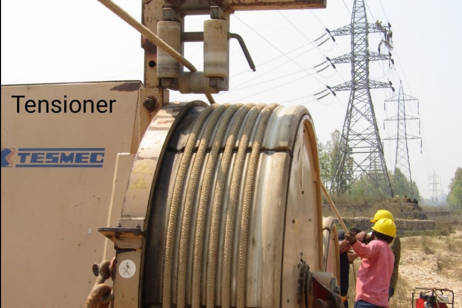 सर्लाहीको लालबन्दी क्षेत्रमा १३२ केभी प्रसारण लाइनको तार फेर्न अवरोध