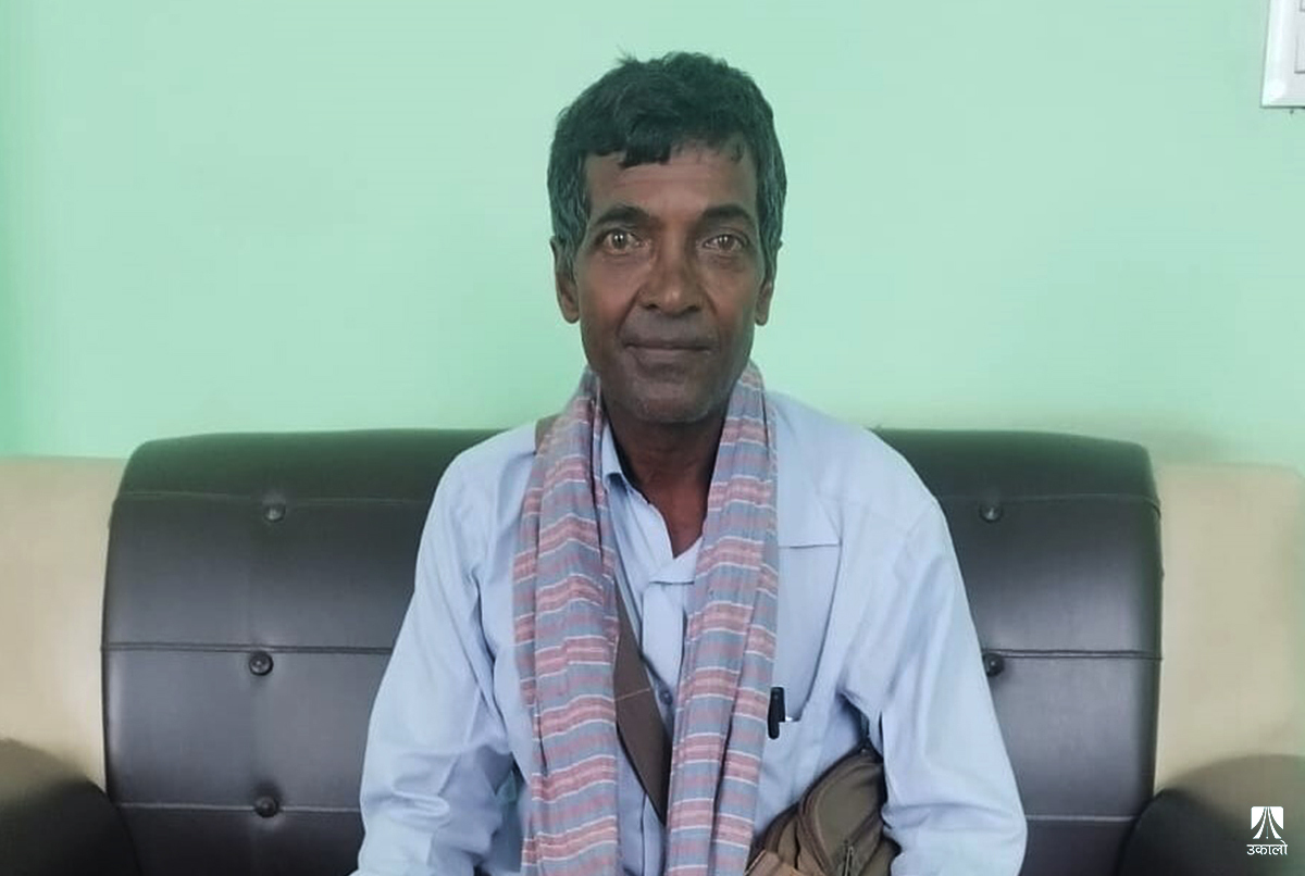 साबिककै विद्यालयमा फर्किए शिक्षक ब्रह्मदेव पासवान