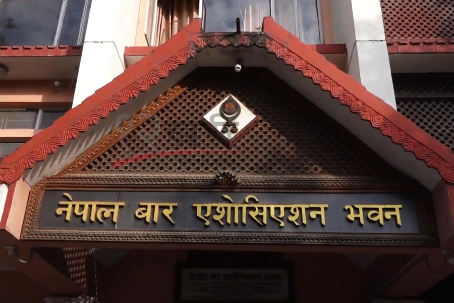 संविधानको दायराभित्र रहेर मात्र निकास खोज्न बारको आग्रह