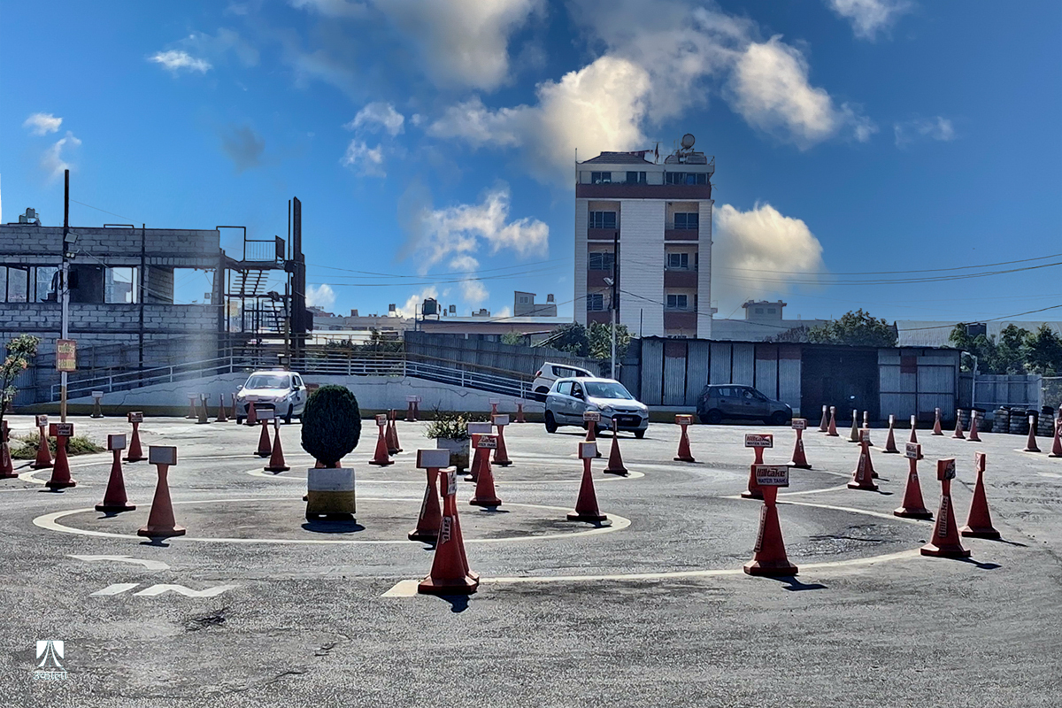 ईभीको लाइसेन्स लिन ‘म्यानुअल’ गाडीको ट्रायल किन दिनुपर्ने?