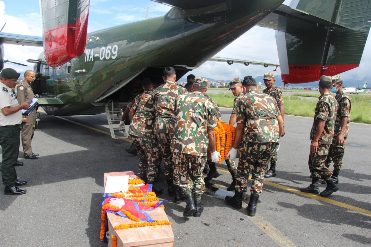 ‘जेनजी’ प्रदर्शनका मृतकको शव सेनाको हेलिकप्टरबाट गृहजिल्लामा पुर्‍याइयो