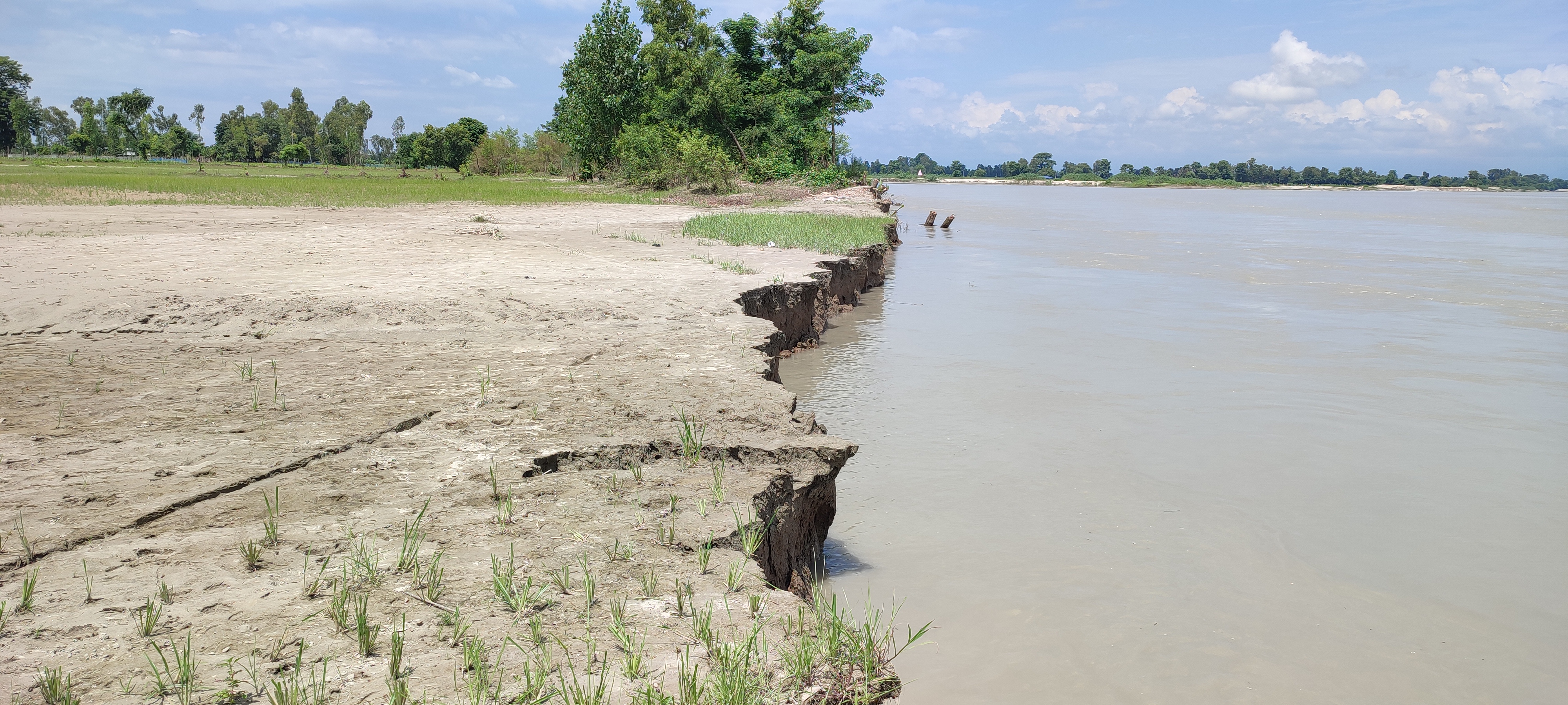 महाकाली नदीको कटानले कुतियाकवरबस्ती जोखिममा